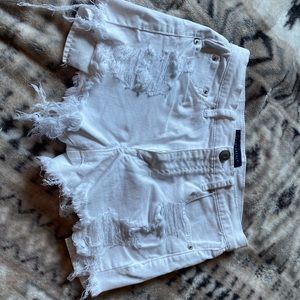 AEROPOSTALE WHITE SHORTS